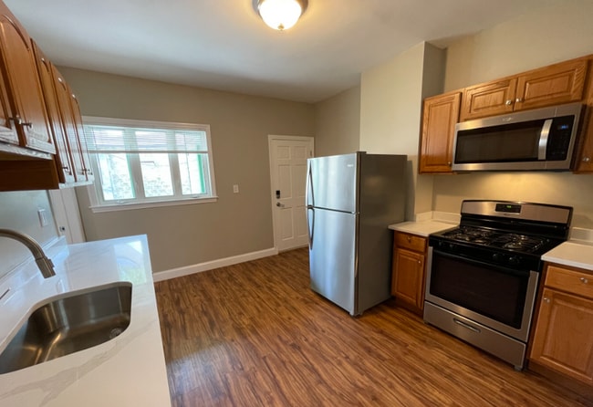 Photo - 227 Holland St