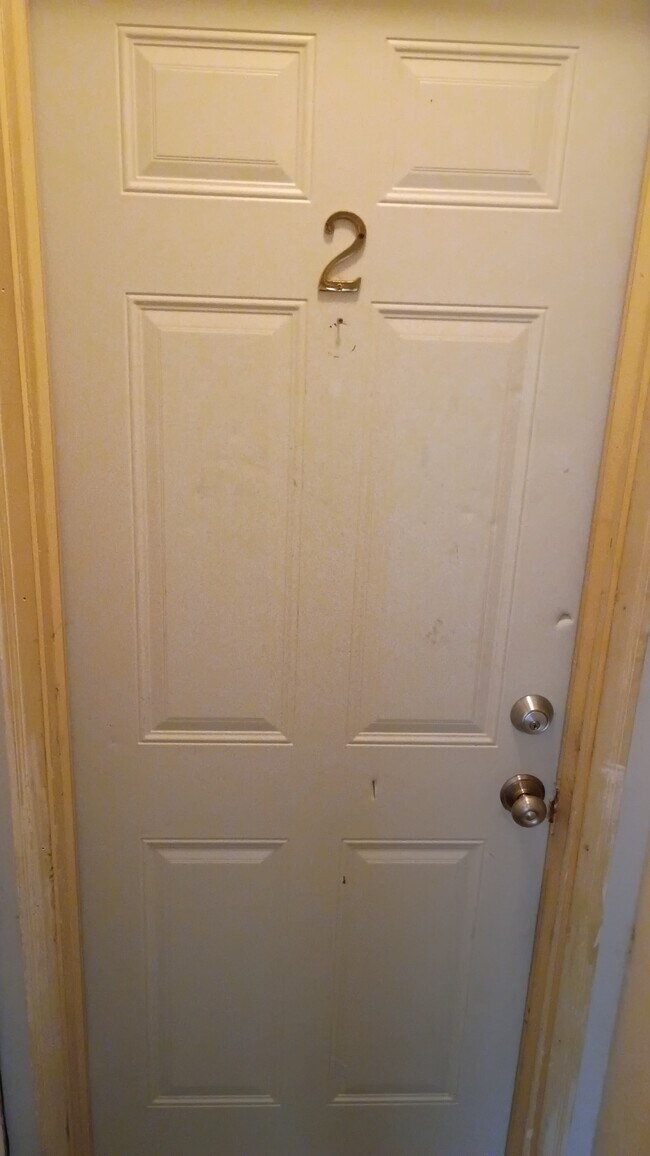 902 3rd Ave N Unidad Khaliki Apartments Llc