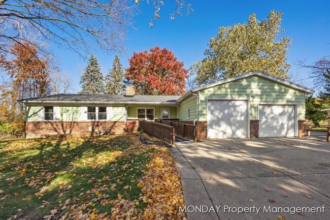 Photo - 945-947 Lancashire Ct SE