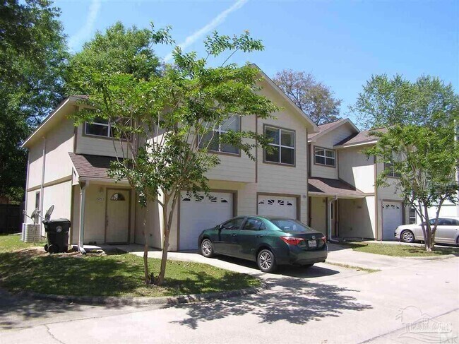 Building Photo - 6246 Hamilton Bridge Rd Rental