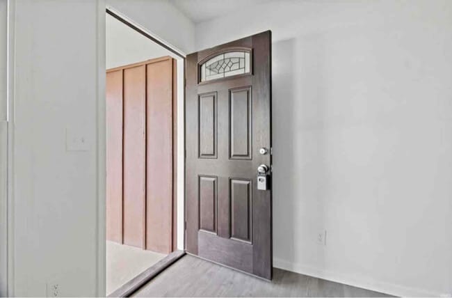 Photo - 604 S 10th St