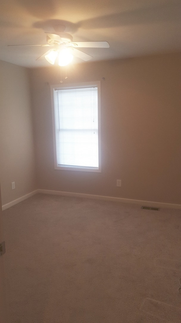 Photo - 5 Bed 3.5 Bath Townhome Now Available!