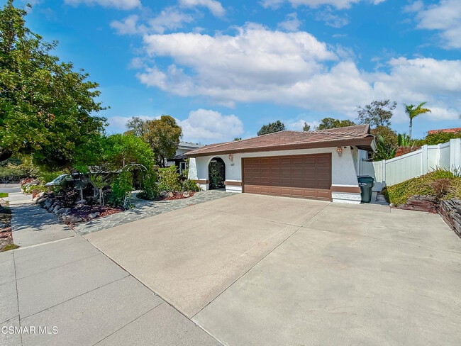 360 N Greenmeadow Ave