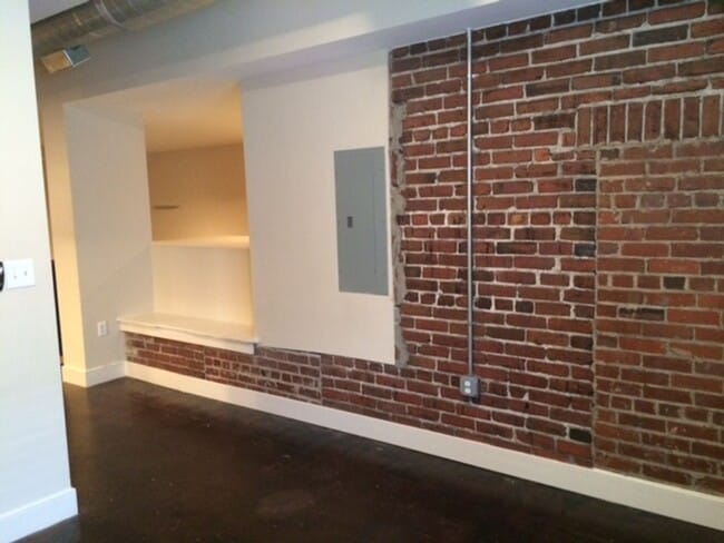 Montgomery Square Apartments
