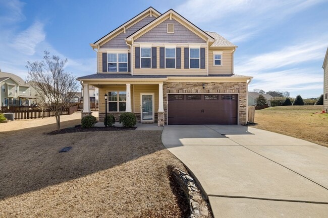 Building Photo - Spacious Four Bedroom Home!