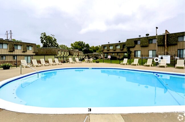 Knollwood Apartments - Knollwood Apartments