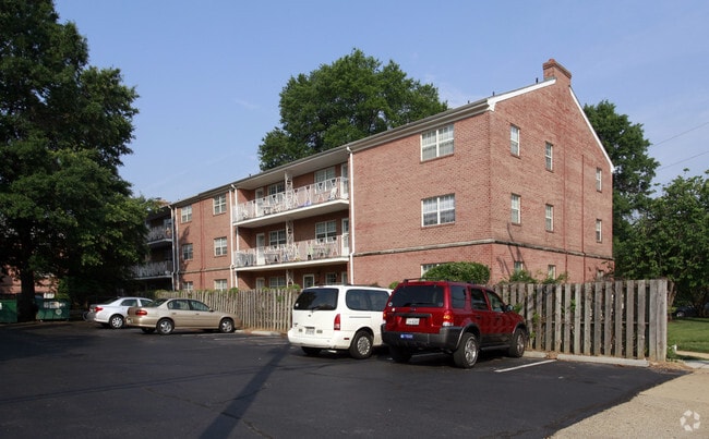 501 N Park Dr - Park Lyn