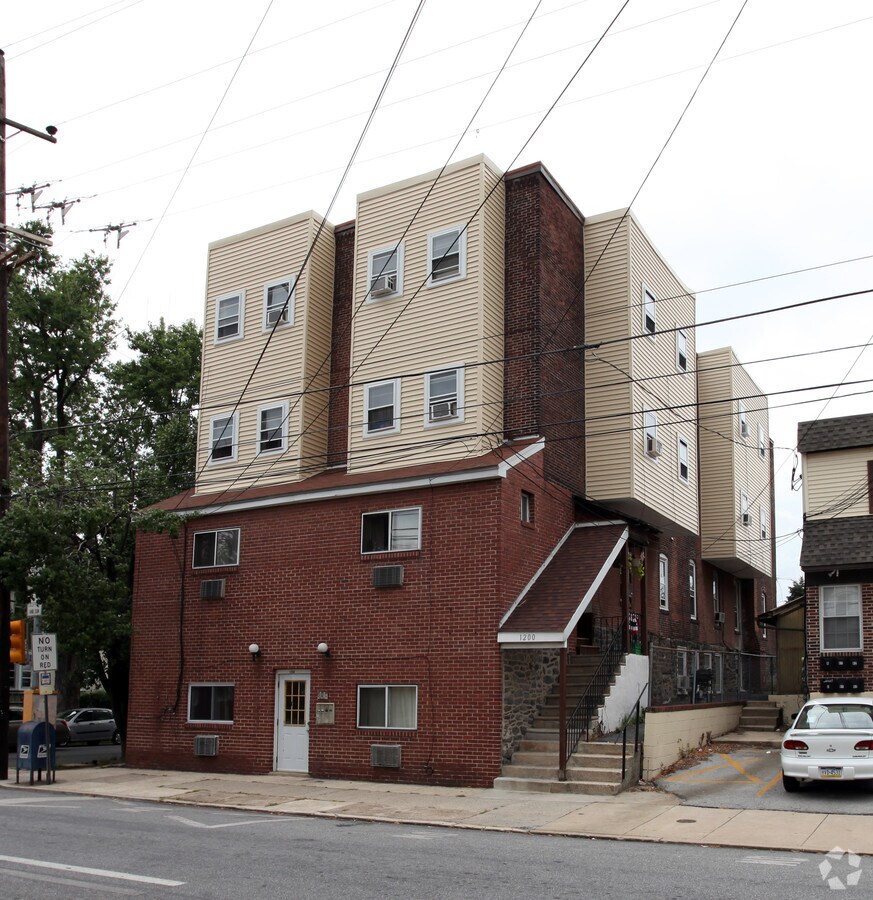 1200 E 9th St - 1200 E 9th St Apartments