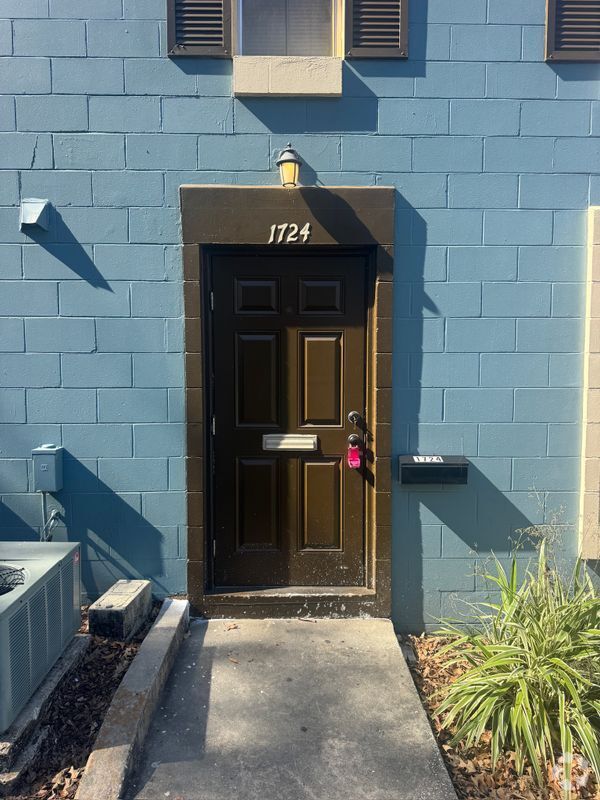 Building Photo - 1724 NE 3rd St Rental