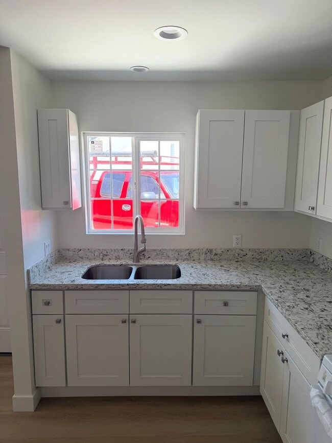 12120 Clora Pl