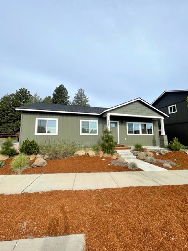 Photo - Beautiful 3 Bedroom Single Level home in SE Bend!