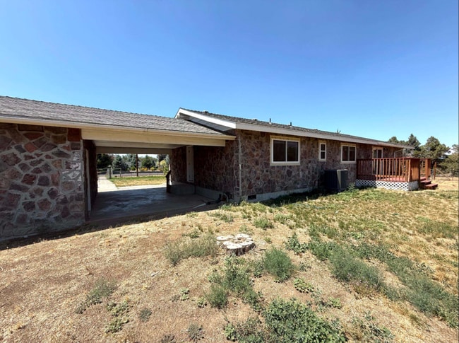 Photo - CHECK OUT THIS BEAUTIFUL HOME ON ACERAGE JUST MINUTES FROM REDMOND!