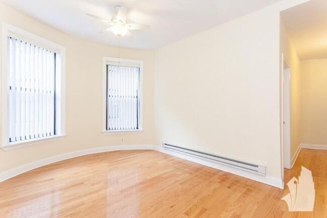 Building Photo - 2 bedroom in Chicago IL 60610 Unit 1220-A2