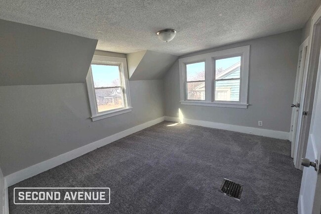 Photo - 730 Wellington St SE