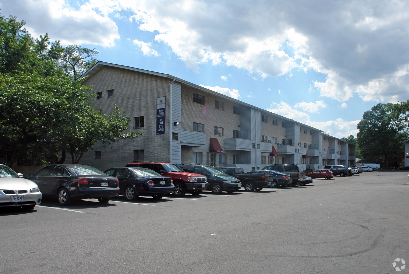 Jefferson Hall - Jefferson Hall Apartments