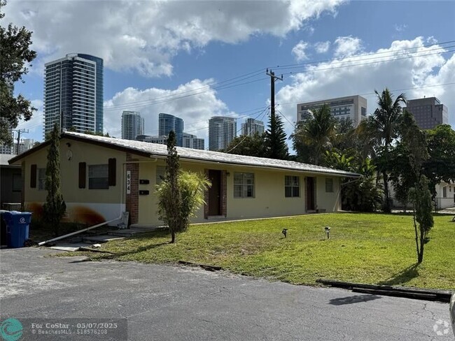 Building Photo - 634 SW 4th Ave Unit A Rental