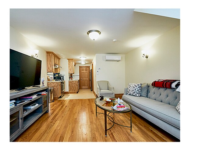 Photo - 14 S Russell St