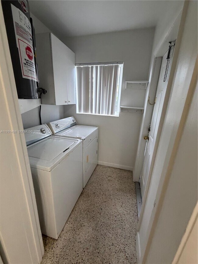 Photo - 250 NE 41st St Unit 250