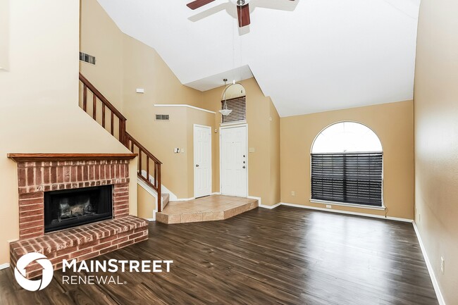 Photo - 2411 Bennington Dr