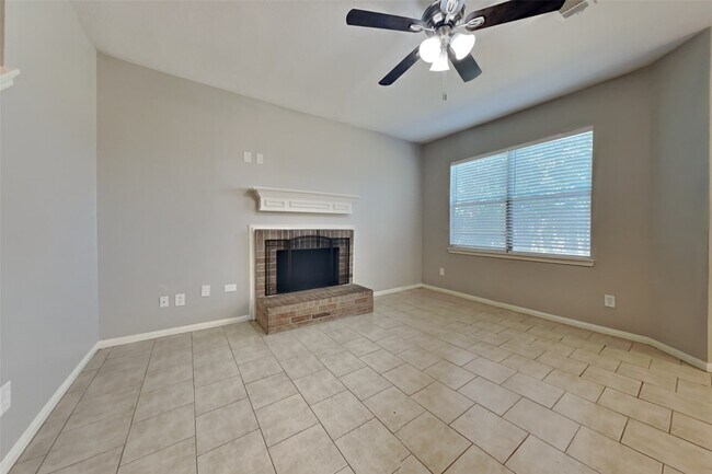 Building Photo - 18446 Maple Mill Dr Rental