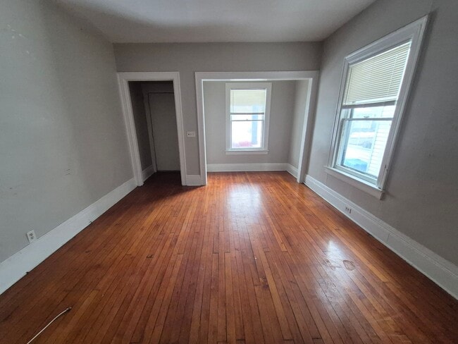 Building Photo - 1107-1109 South Clinton Unit 1109