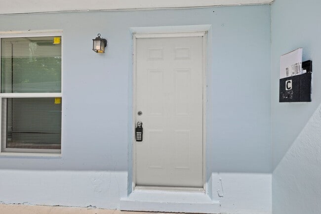 Photo - 143 W 28th St Unit FRONT  (147)