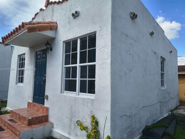 Photo - 230 NW 64th St