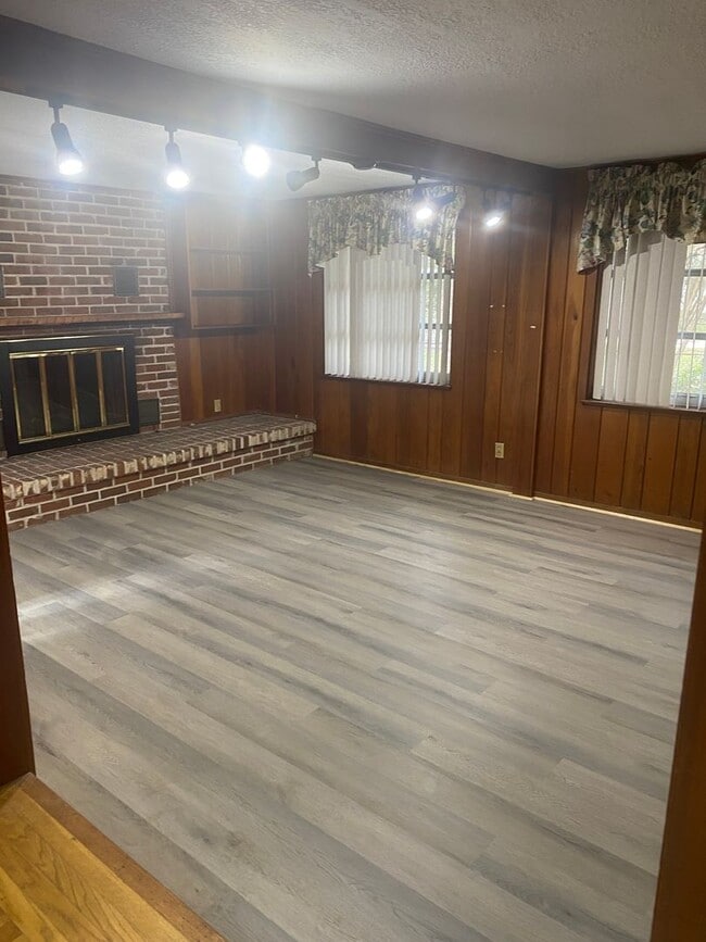 Photo - 3 bed 2 bath