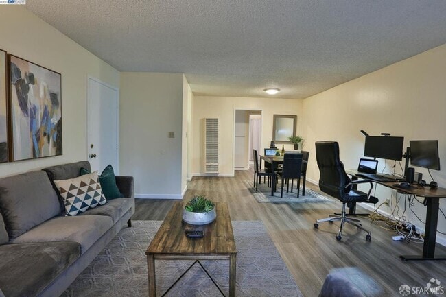 Building Photo - 1731 Ellis St Rental