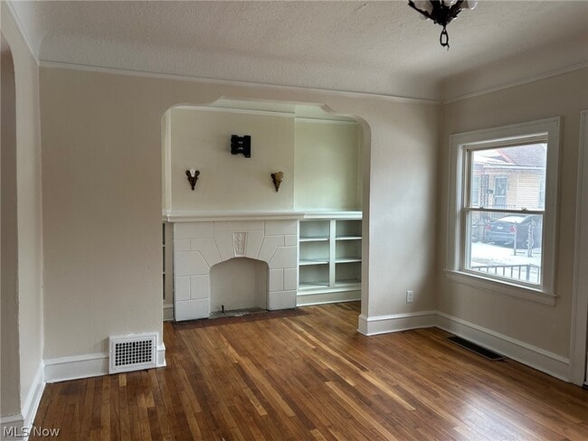 Photo - 1311 W 69th St Unit 1