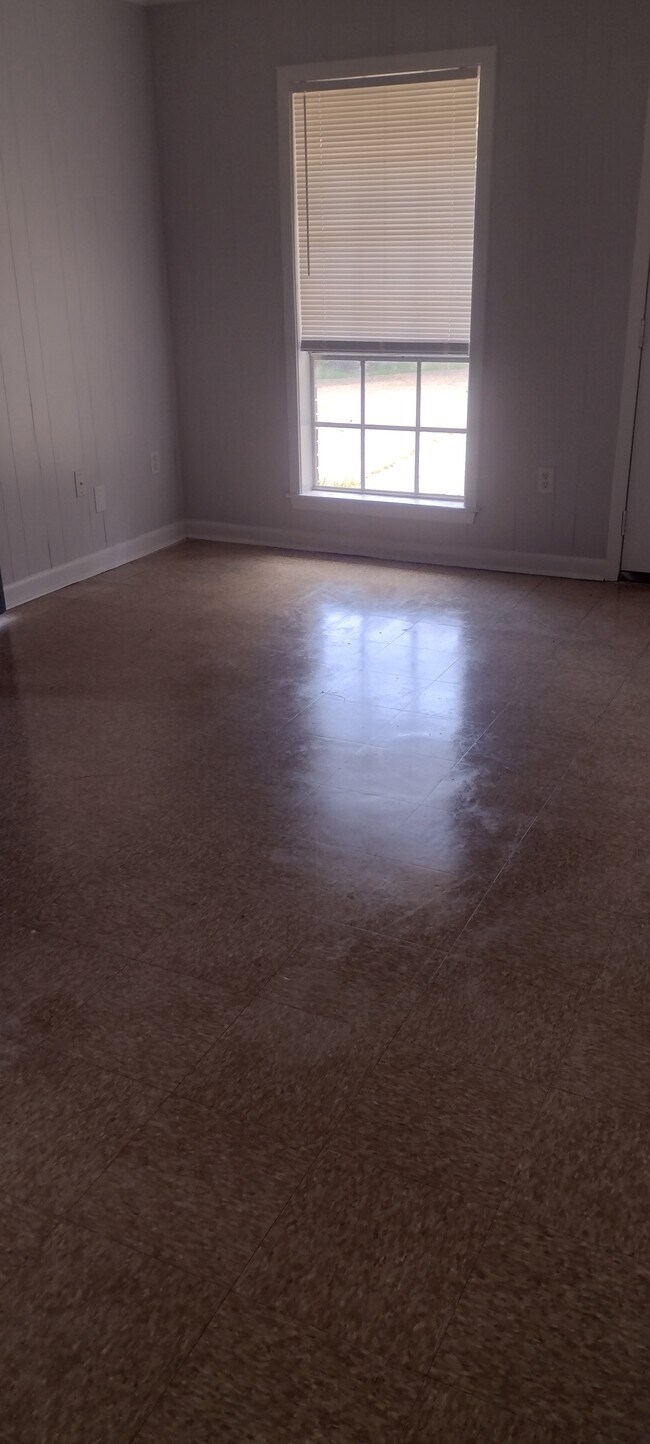 Photo - 141 Clinton Ct