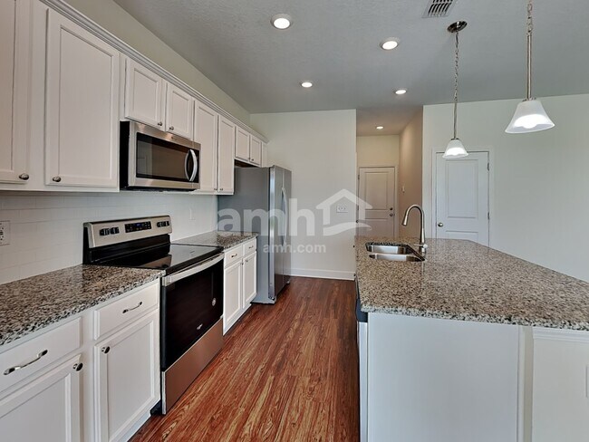 Photo - 4536 Reisswood Loop