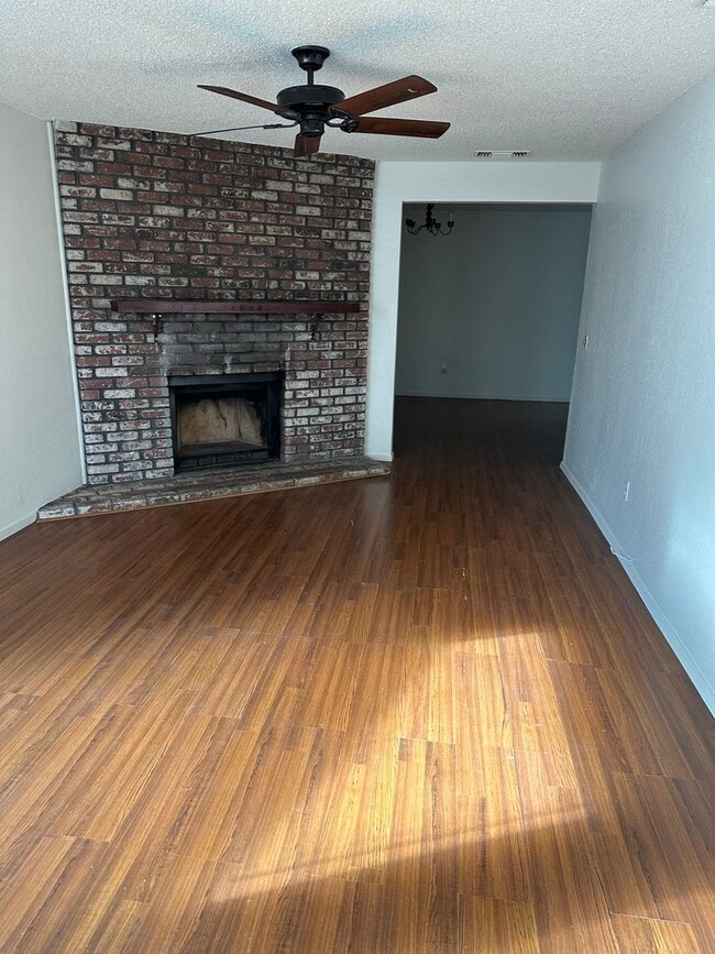 Photo - Duplex for RENT!