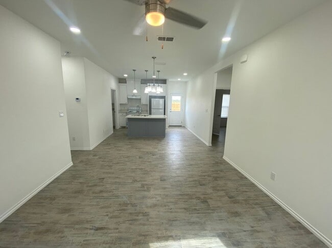 Photo - 2914 Maria Dr