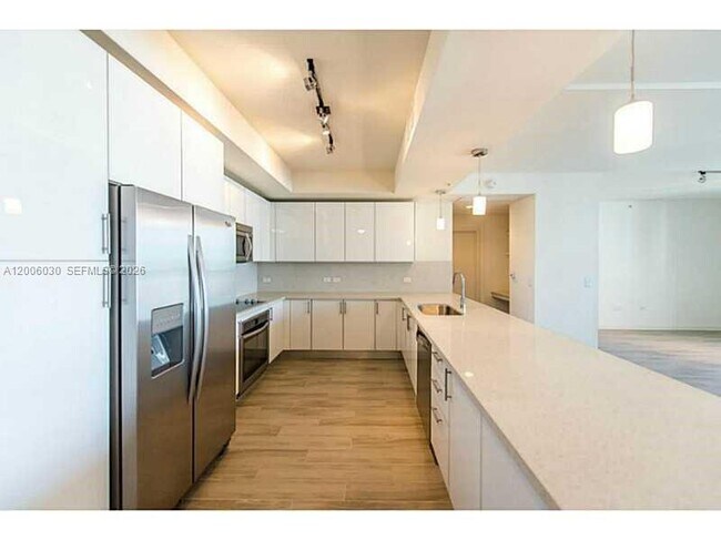 Photo - 999 SW 1st Ave Unidad 3212