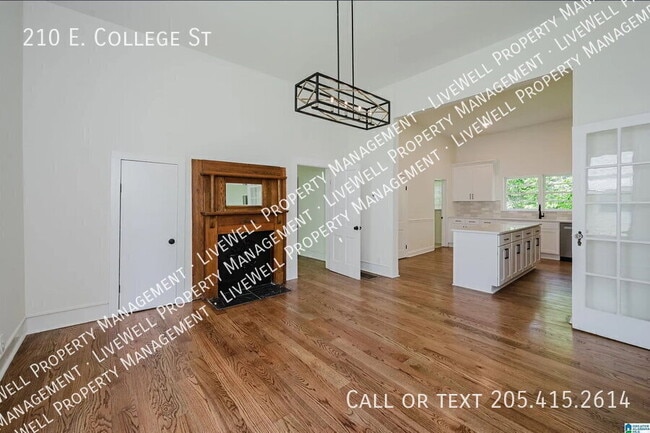 Photo - 210 E College St