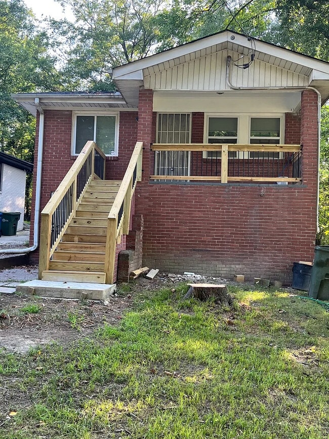 Photo - Room in House on Spellman St NW