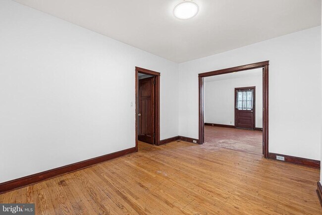 Photo - 315 Elrino St