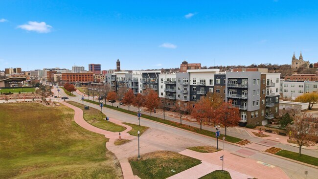 Phillips Avenue Lofts