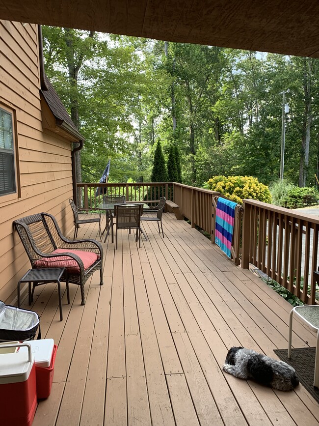 Photo - 247 Lakeview Ln