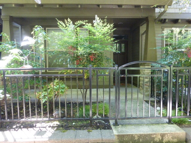 Building Photo - Bethany Town Home Available