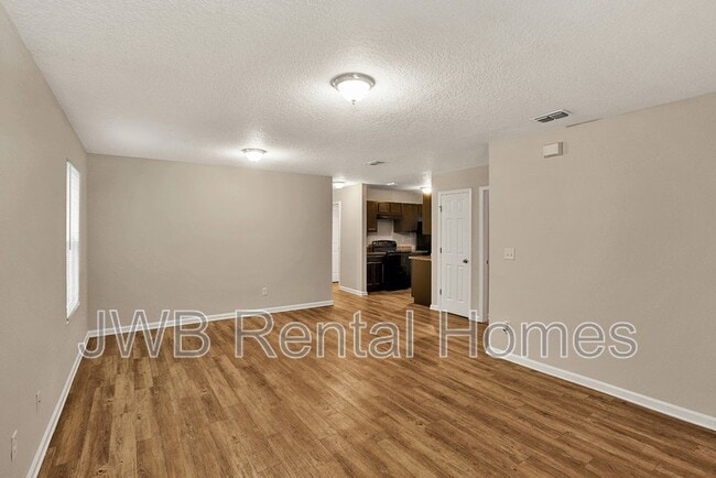 Photo - 5658 Doeboy St