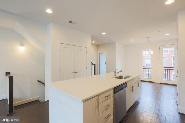 Building Photo - 1235 Cooksie St