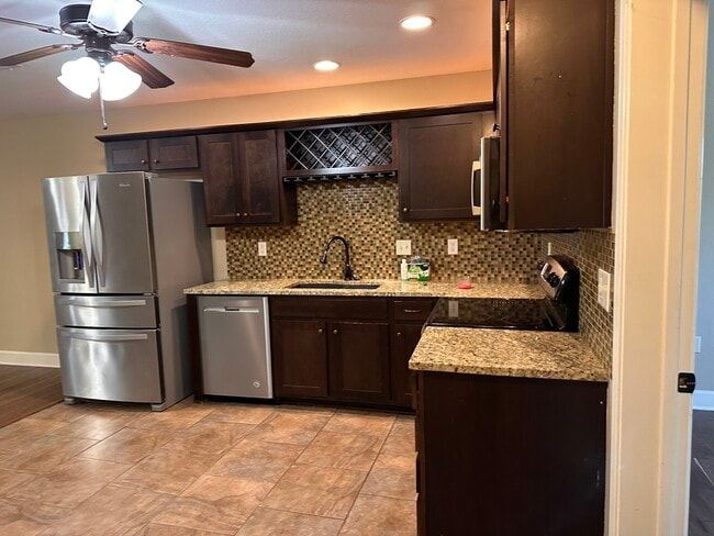 Photo - 12310 Hunter Dr