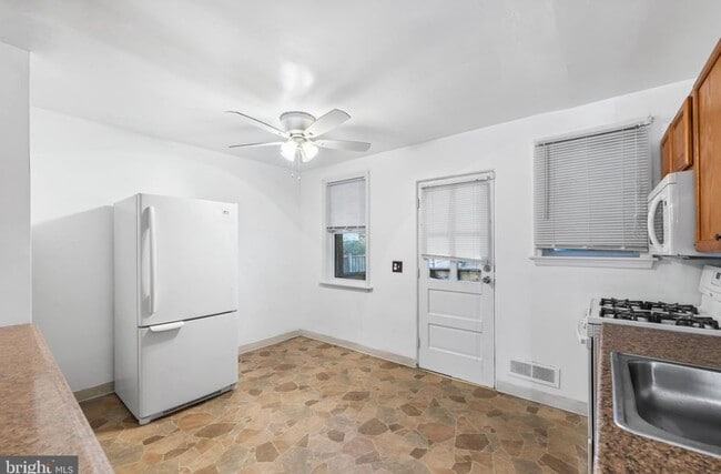 Photo - 1656 Yakona Rd