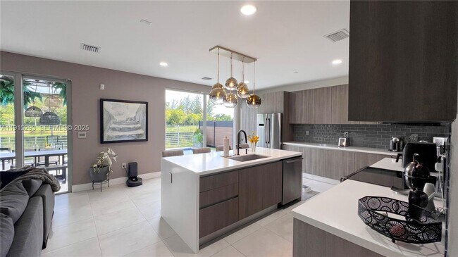 Photo - 6761 NW 103rd Ave