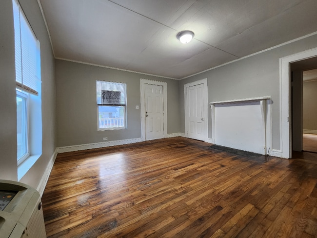 Photo - 237 Poole St