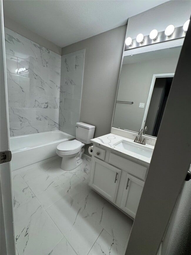 Photo - 3111 Timber View Dr