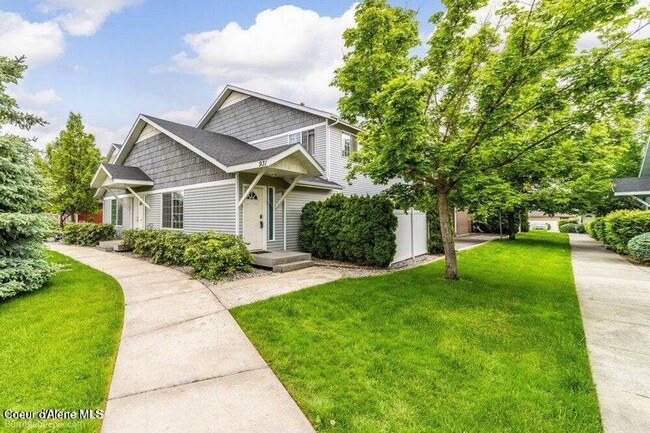 Photo - Beautiful Updated 3 Bedroom Condo with A/C, Garage & Fireplace in Forsythia Place!