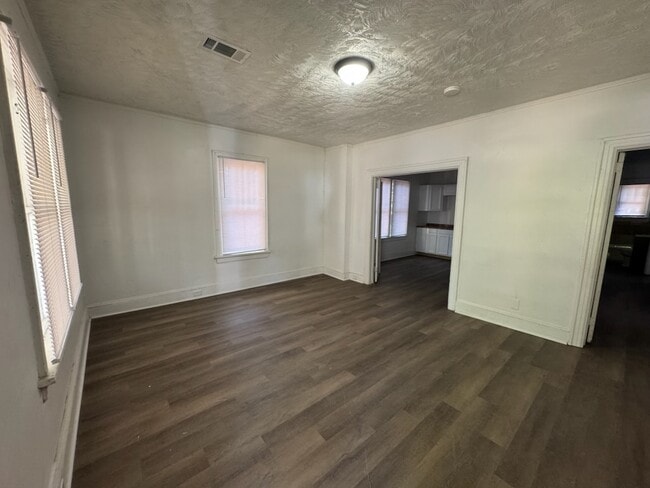 Photo - 1124 W Lincoln Ave